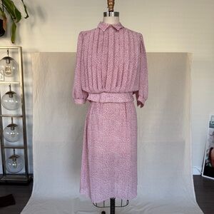 1980’s Elegant Pink Women's Top and Skirt set